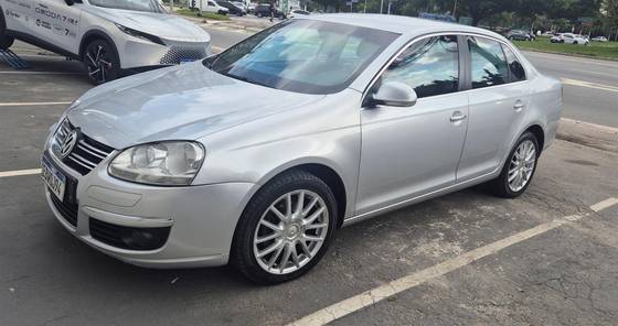 VOLKSWAGEN JETTA 2.5 I 20V 170CV GASOLINA 4P TIPTRONIC VOLKSWAGEN JETTA 2.5 I 20V 170CV GASOLINA 4P TIPTRONIC